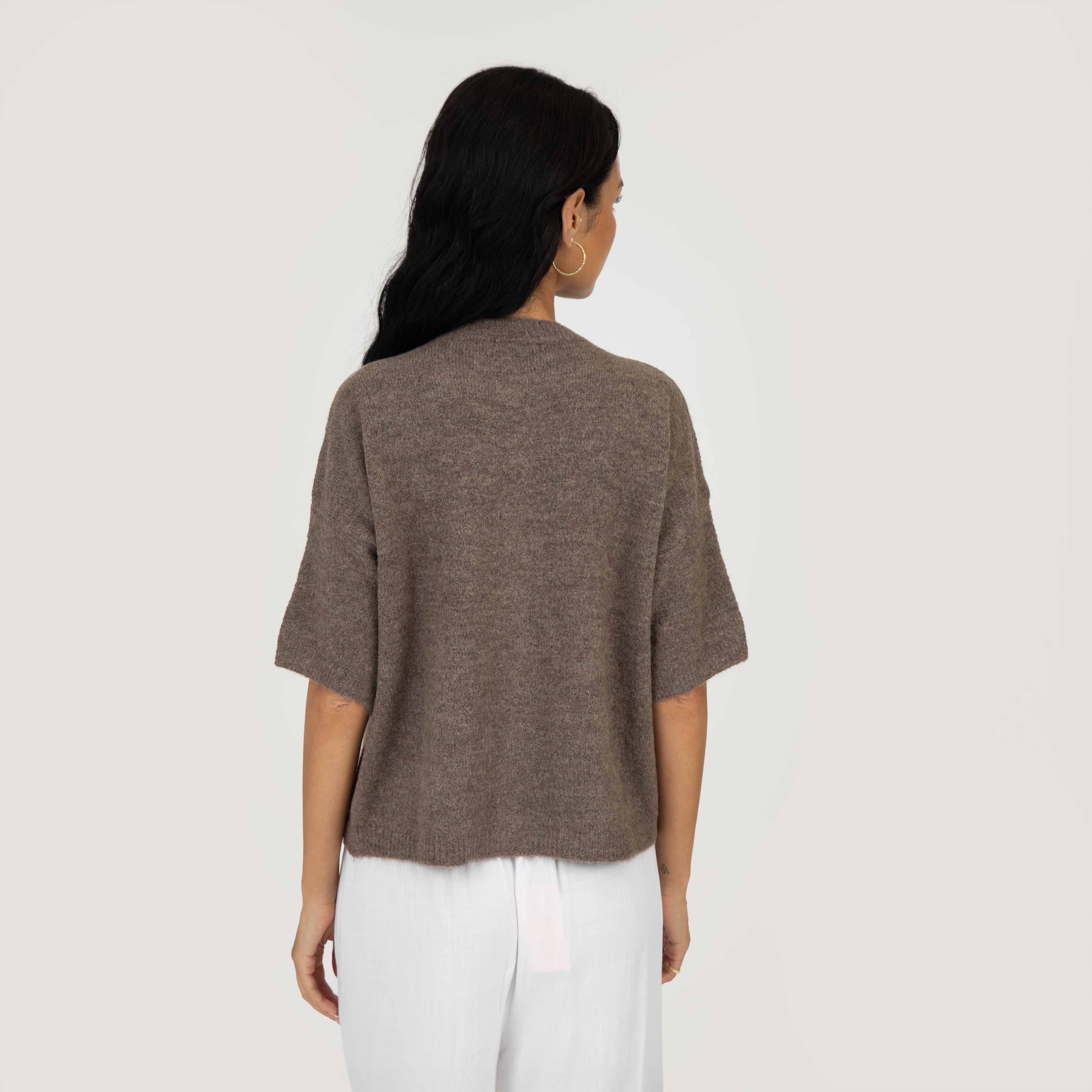 Feinstrick Kurzarm Cardigan mit Goldknöpfen