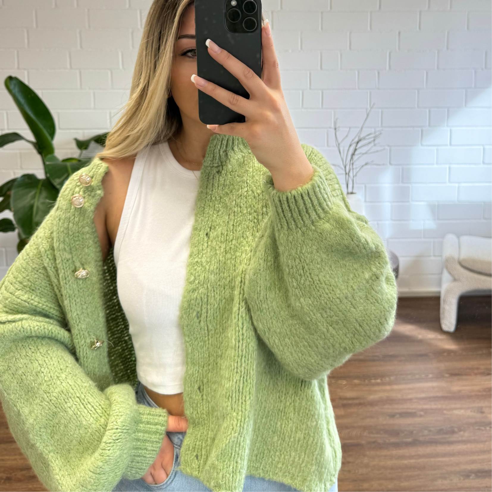 Oversized Cardigan Short "CozyGlam"