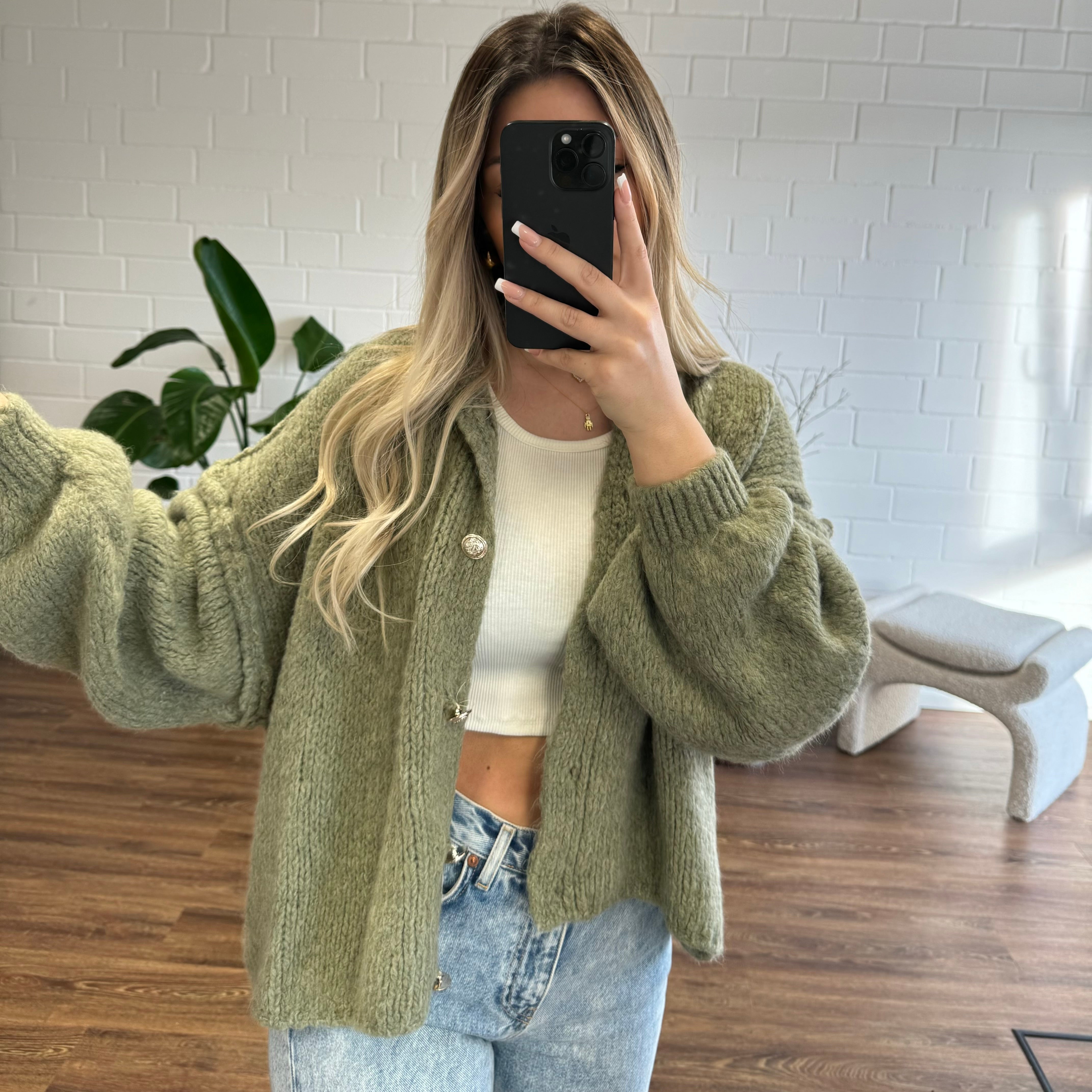 Oversized Cardigan Short "CozyGlam"